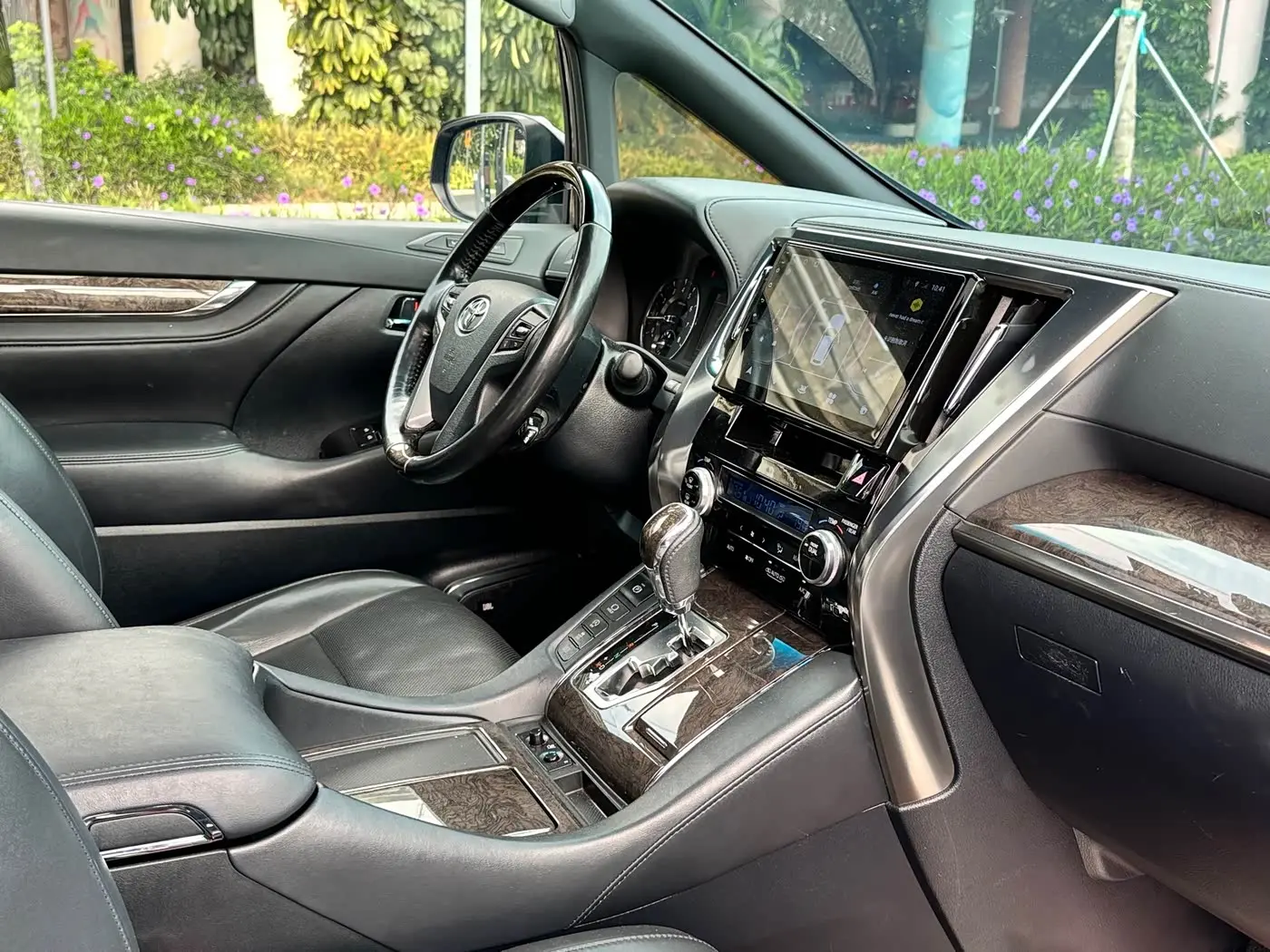 Toyota Alphard 2019 — Şəkil 11/18