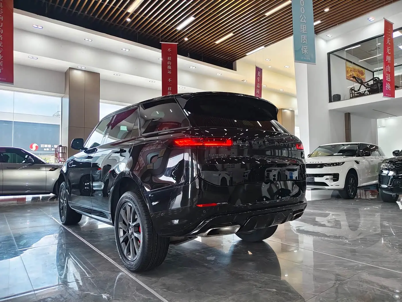 Land Rover Range Rover Sport 2024 — Photo 17/20