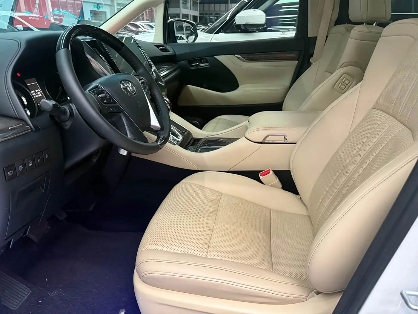 Toyota Vellfire 2021 — Фото 6/10