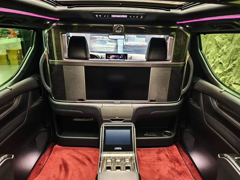 Lexus LM 2021 — Photo 19/20