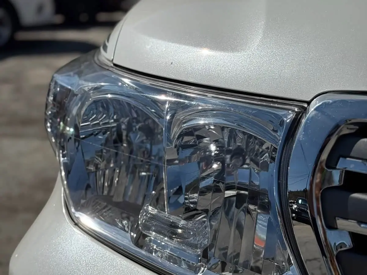 Toyota Land Cruiser 2015 — Photo 10/15