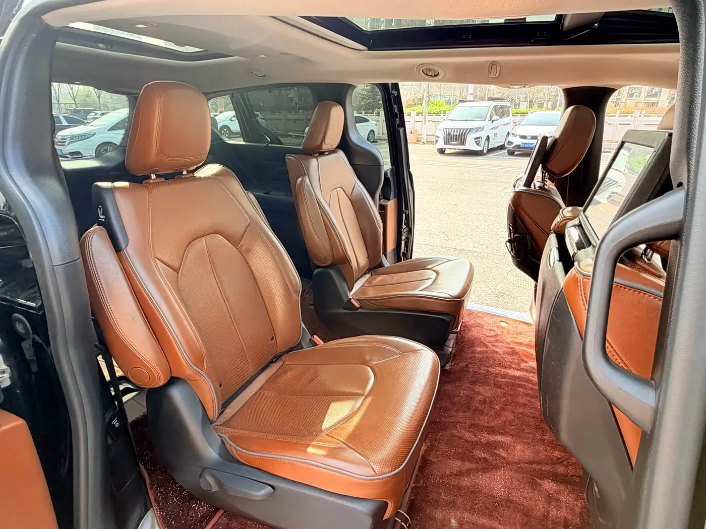 Chrysler Grand Voyager 2019 — Şəkil 8/17
