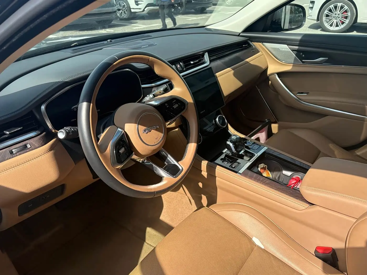 Jaguar XFL 2025 — Photo 7/9