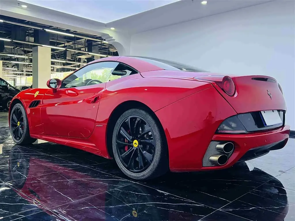 Ferrari California T 2010 — Şəkil 11/13