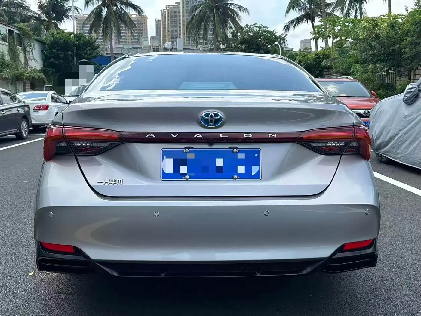 Toyota Avalon 2021 — Photo 8/9