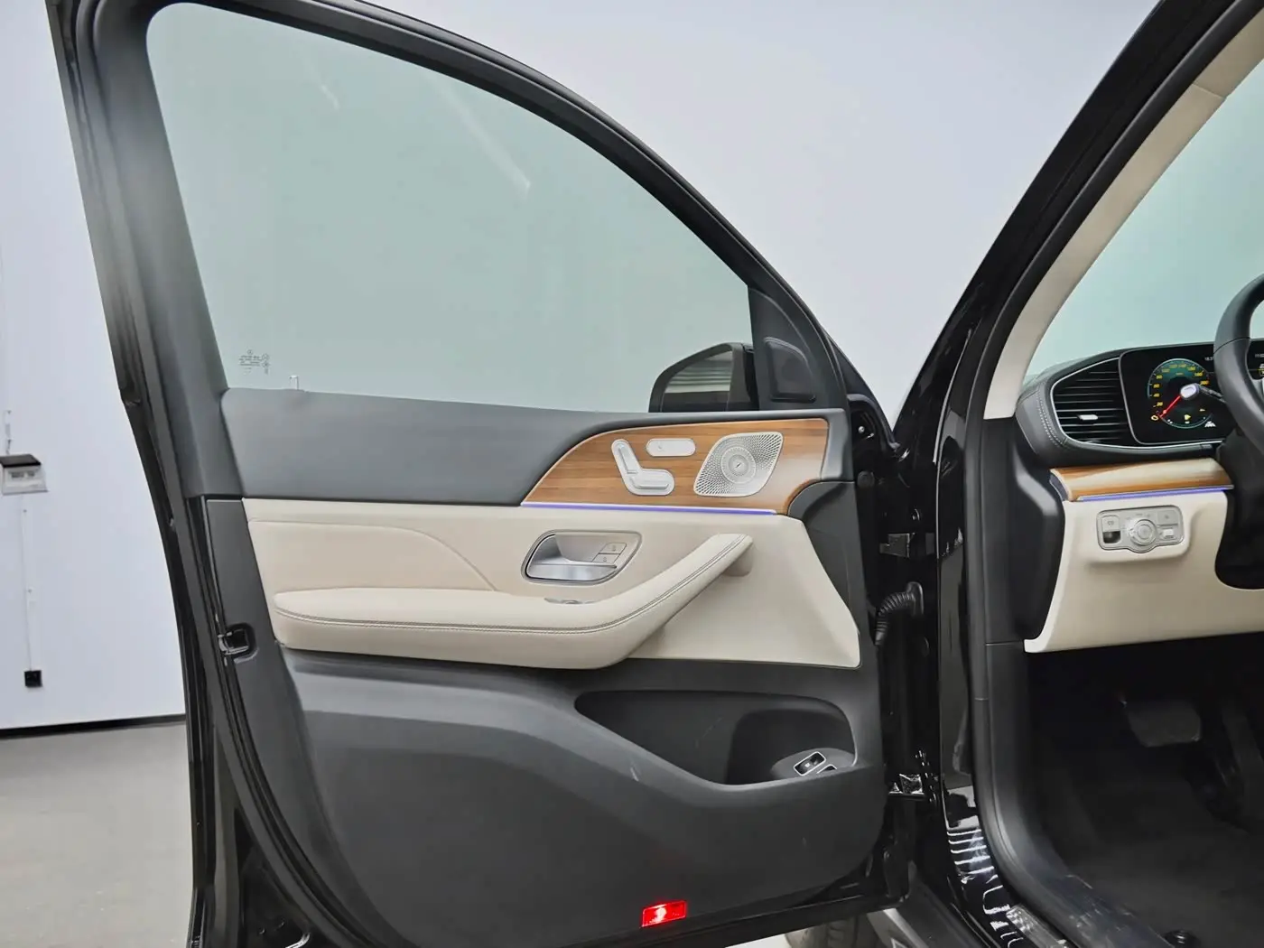 Mercedes-Benz GLE New Energy 2022 — Şəkil 18/20