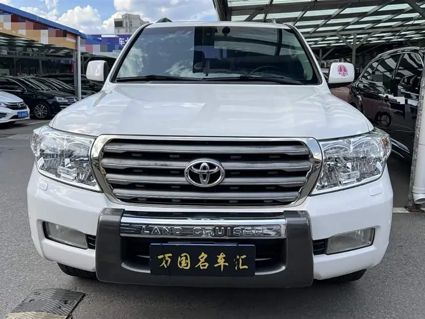 Toyota Land Cruiser 2008 — Photo 2/20
