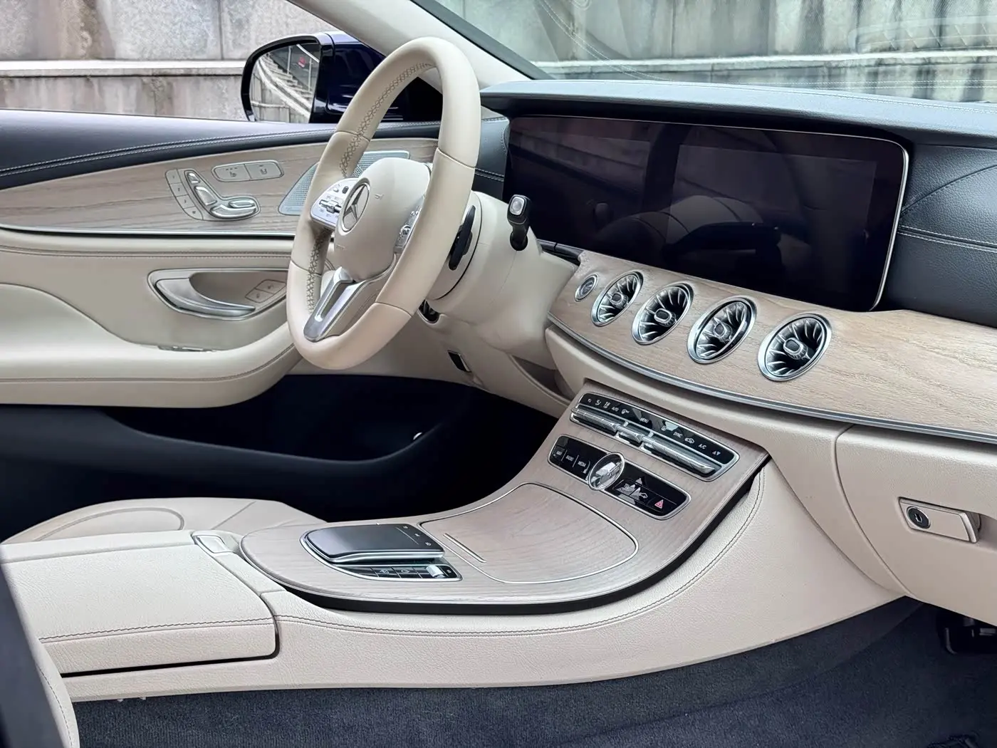 Mercedes-Benz CLS 2019 — Photo 11/15