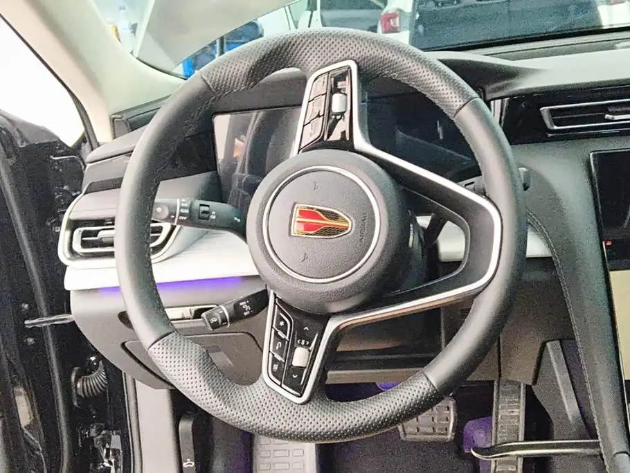Hongqi H5 PHEV 2026 — Photo 15/16