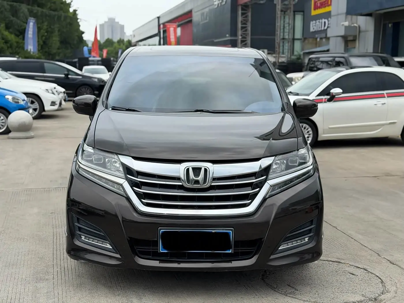 Honda Elysion 2019 — Photo 2/15