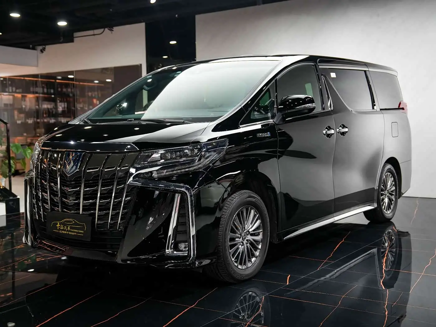 Toyota Alphard 2022 — Photo 2/20