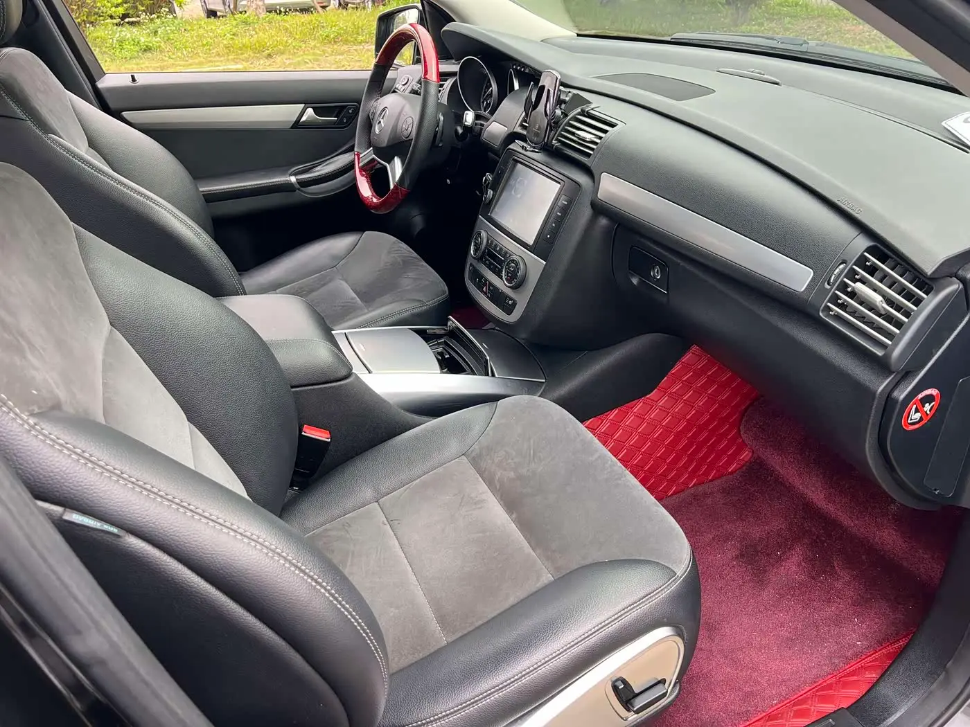 Mercedes-Benz R-Class 2016 — Photo 15/16