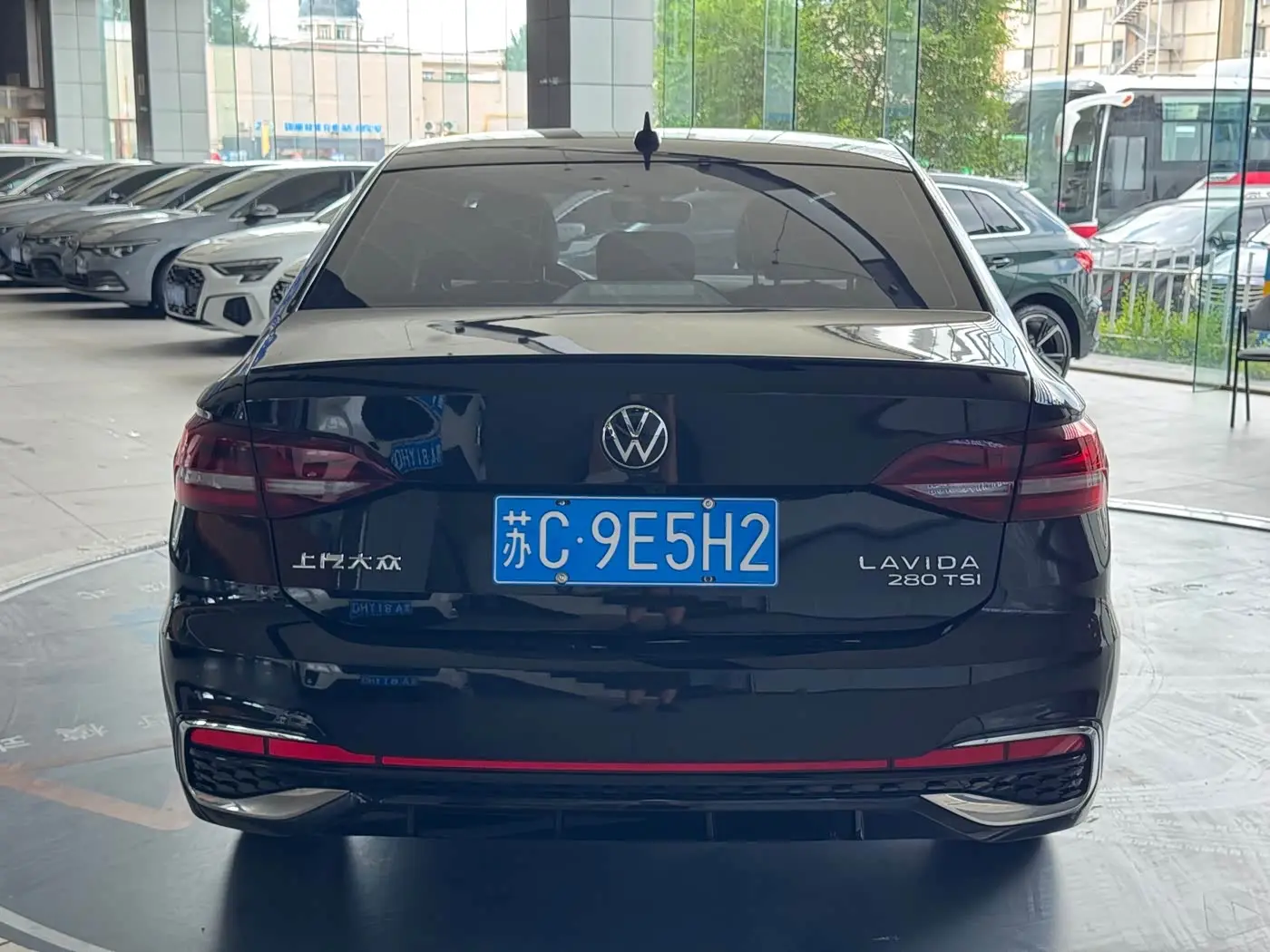 Volkswagen Lavida 2022 — Photo 3/16
