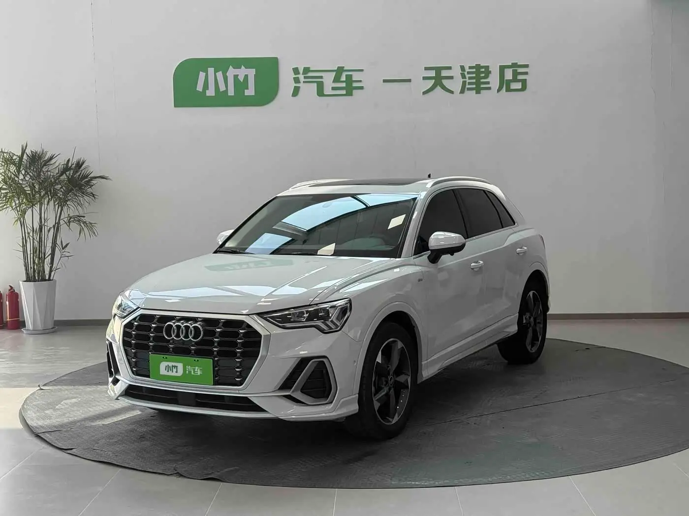 Audi Q3 2022 — Фото 1/20