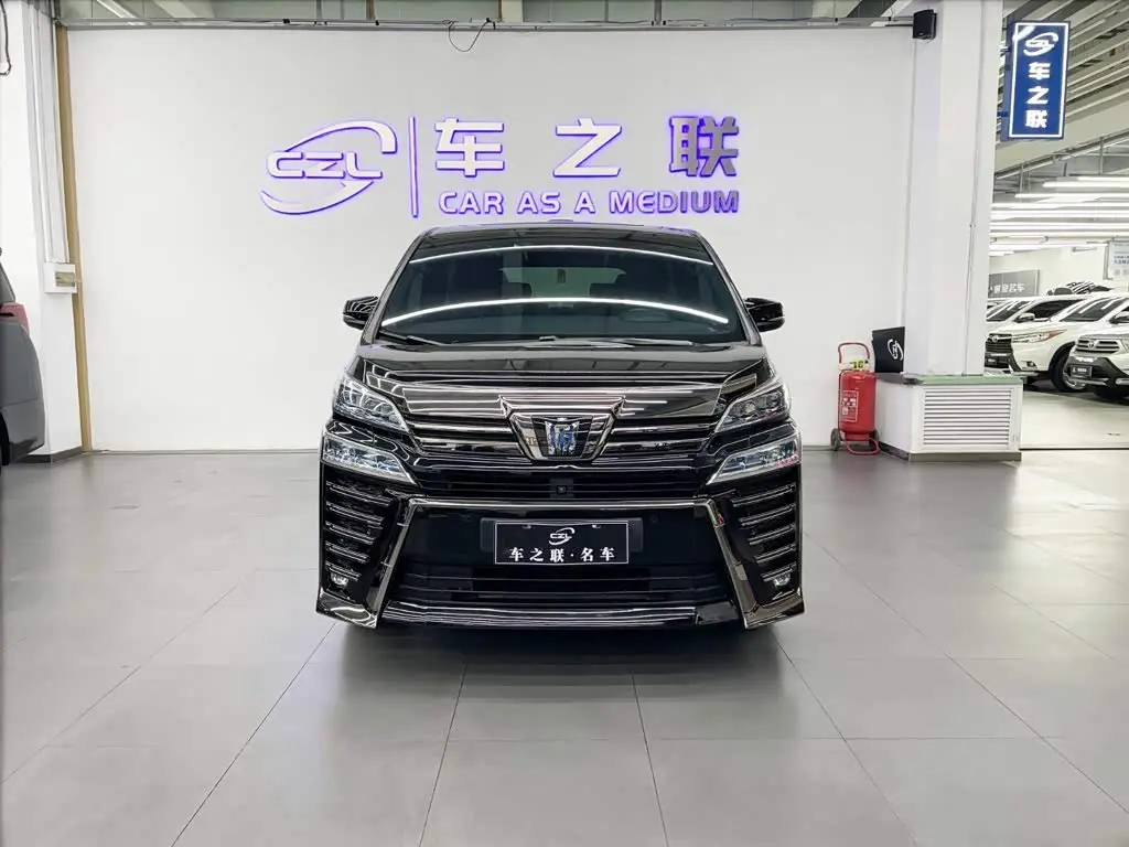 Toyota Vellfire 2022 — Photo 2/16