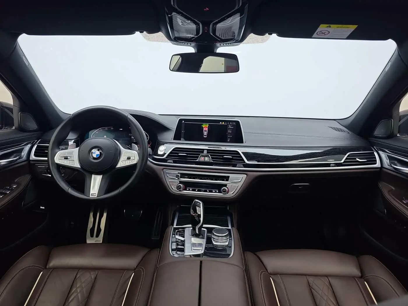 BMW 7 Series 2023 — Фото 9/19