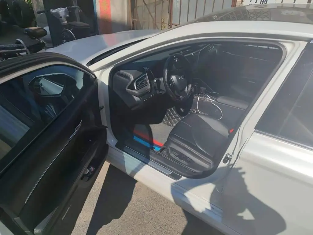 Toyota Camry 2020 — Şəkil 12/20