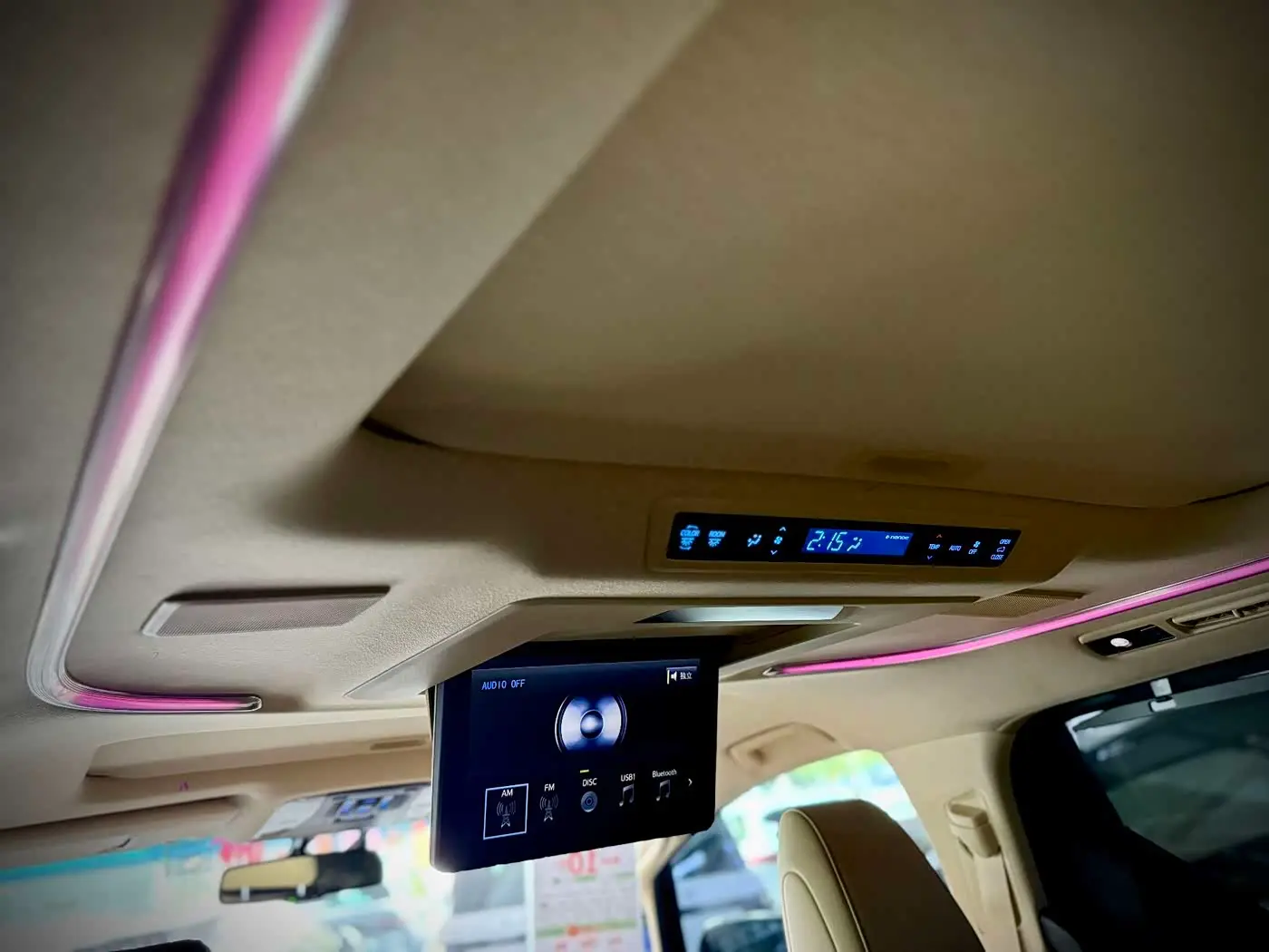 Toyota Alphard 2018 — ფოტო 19/20