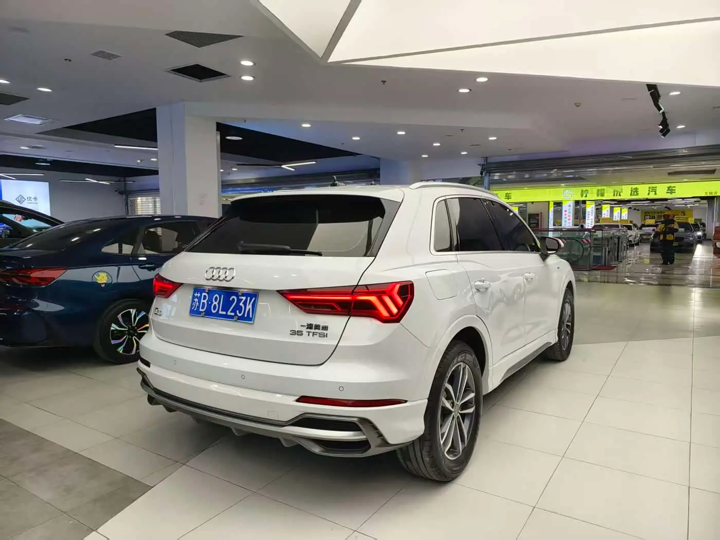 Audi Q3 2021 — Фото 16/18