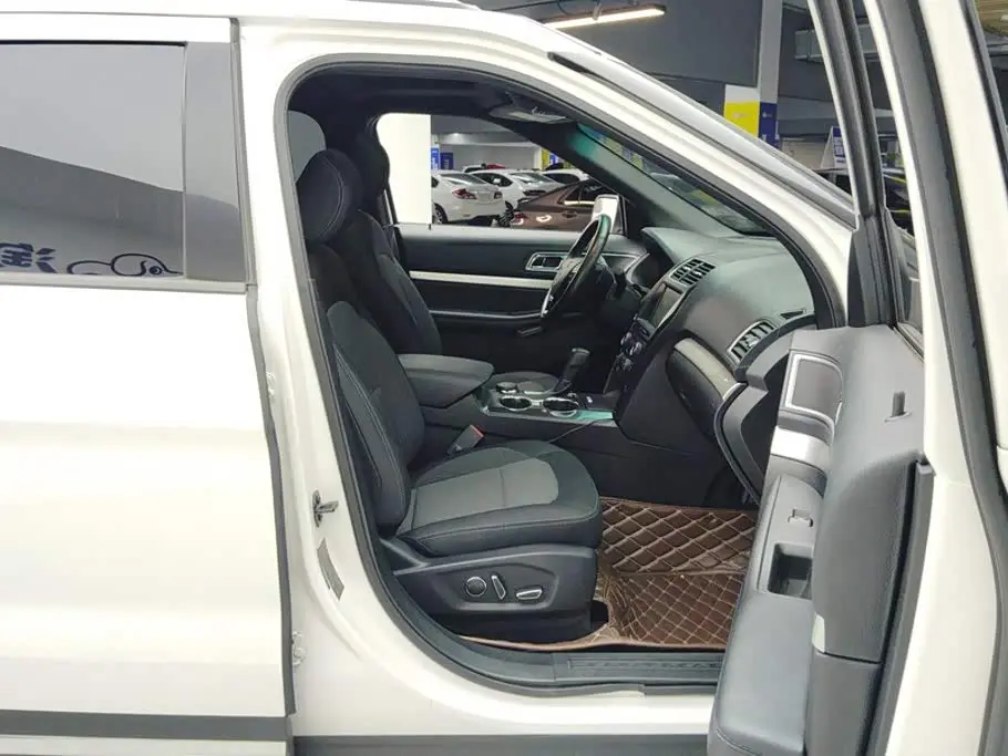 Ford Explorer 2016 — Şəkil 8/16
