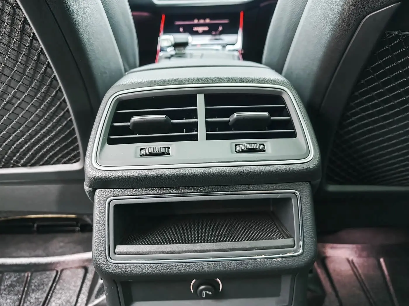 Audi A6L 2021 — Şəkil 15/20