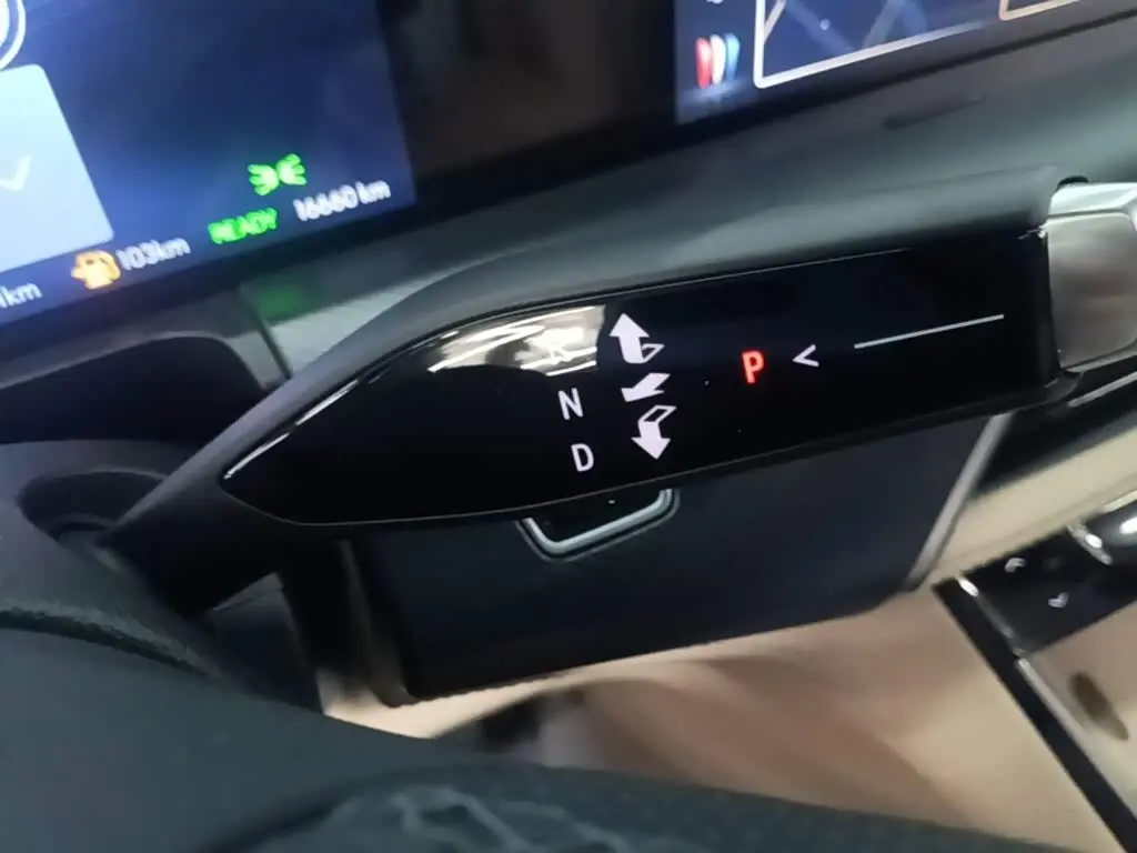 Buick GL8 New Energy 2025 — Photo 14/20