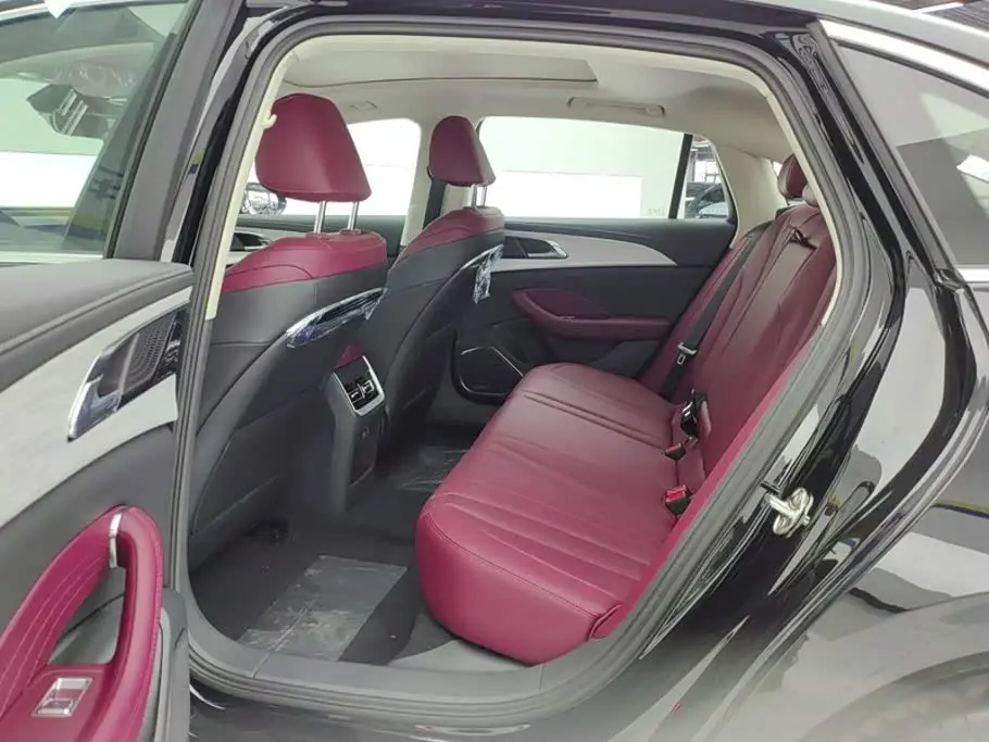 Hongqi H5 PHEV 2026 — Photo 11/16
