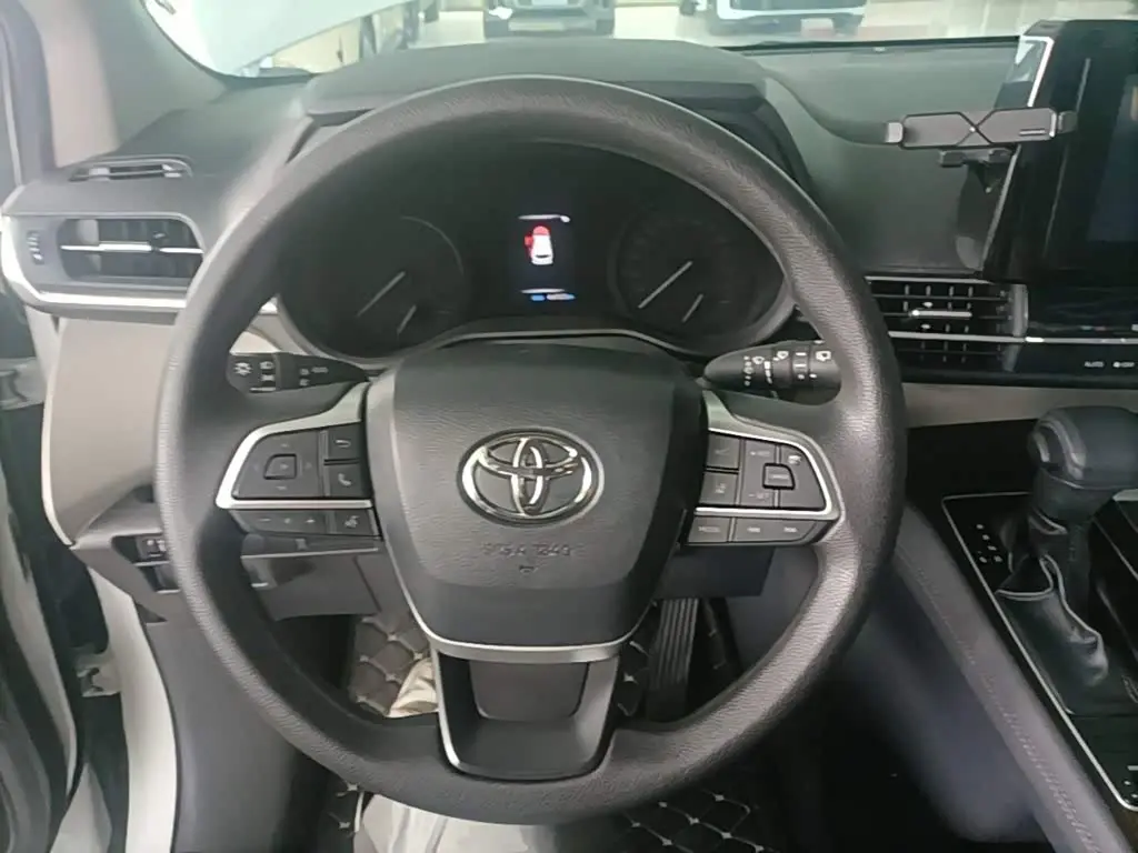 Toyota Sienna 2024 — Photo 11/20