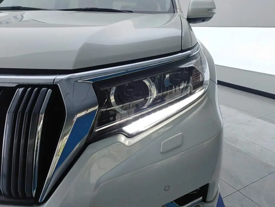 Toyota Prado 2019 — Photo 5/16