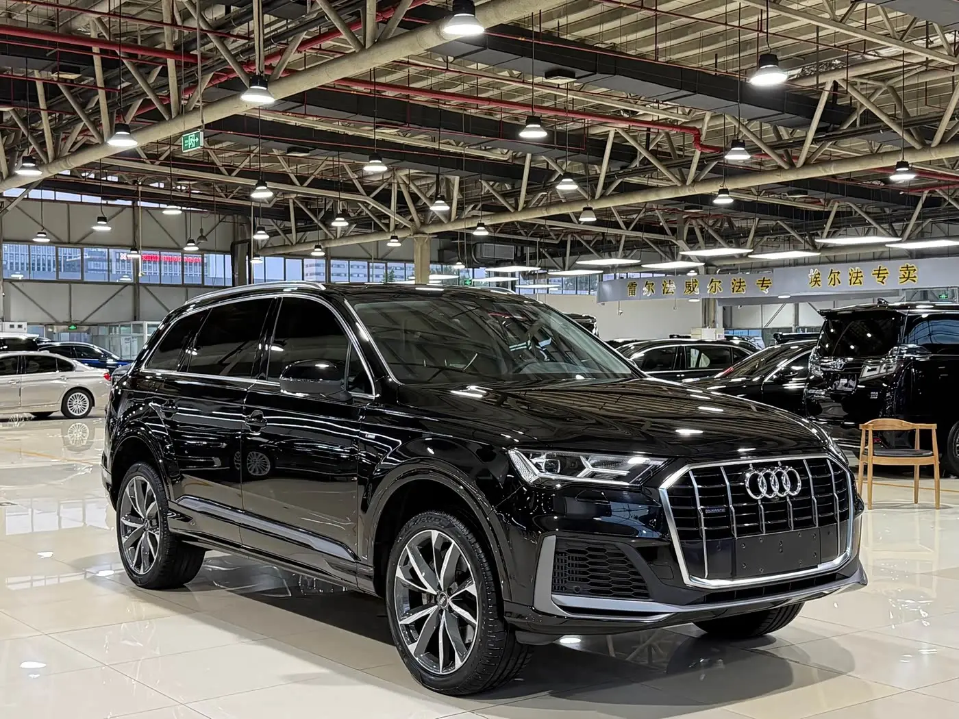Audi Q7 2022 — Фото 3/20