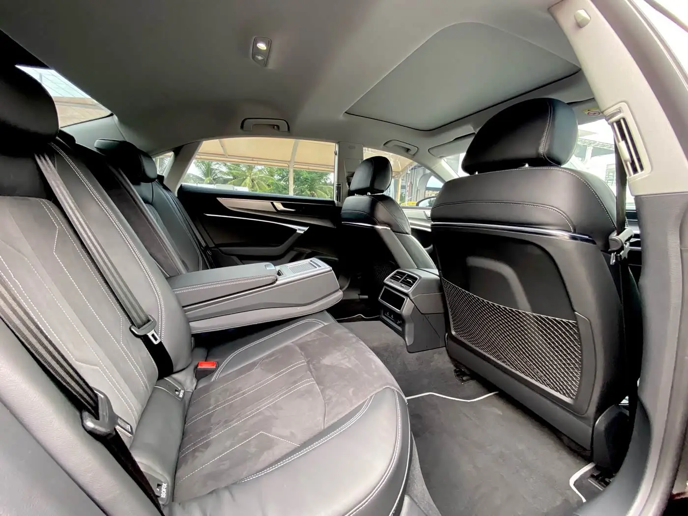 Audi A7L 2022 — Photo 8/9