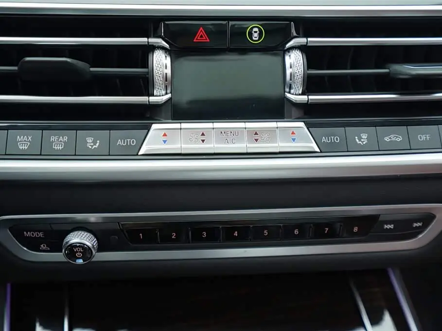 BMW X5 2020 — Photo 9/18
