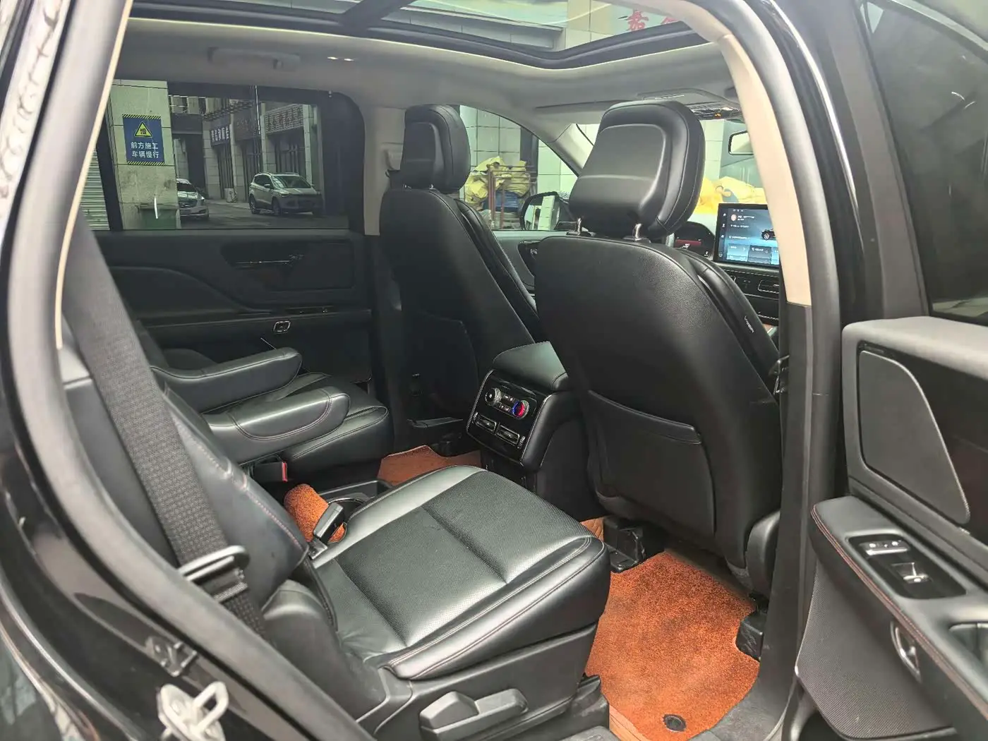 Lincoln Aviator 2020 — Photo 10/14