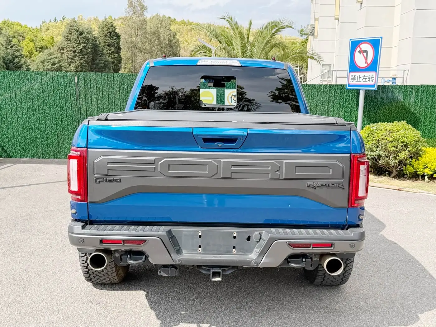 Ford F-150 Raptor 2017 — Фото 17/19