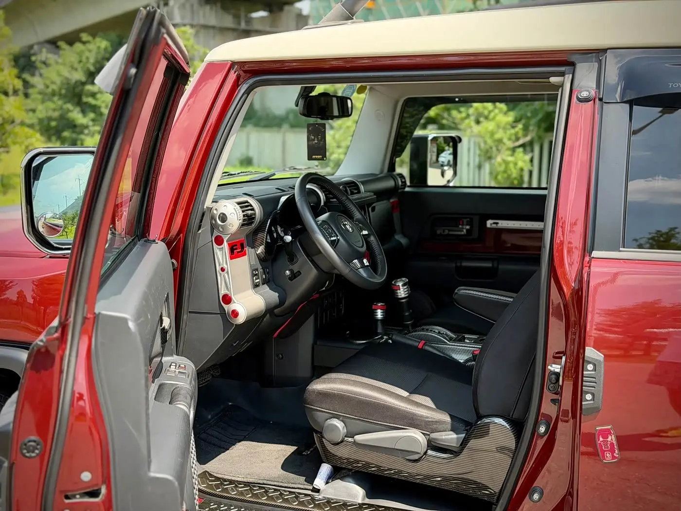 Toyota FJ Cruiser 2011 — Photo 7/14