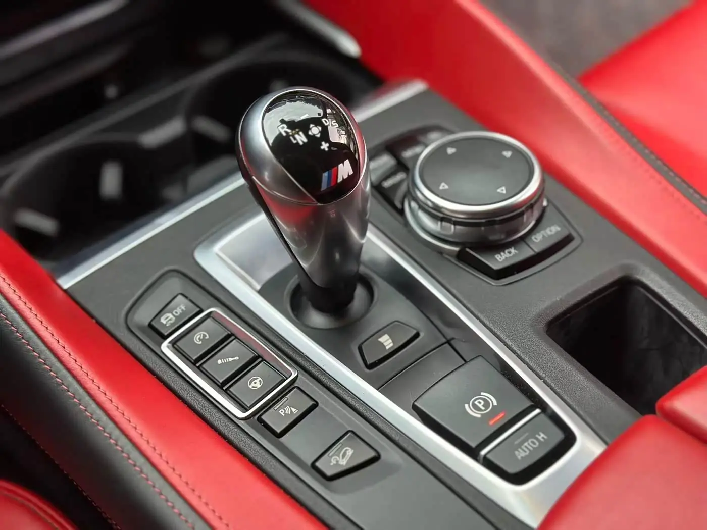 BMW X5 M 2017 — Photo 14/20