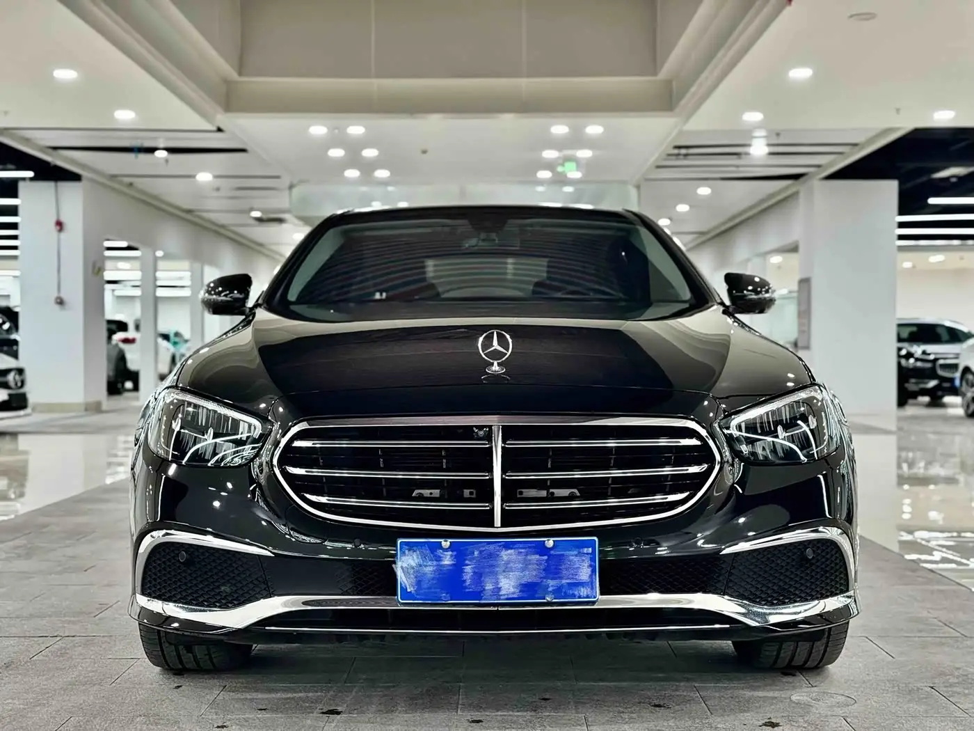 Mercedes-Benz E-Class 2021 — Photo 1/17