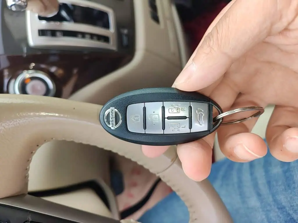 Nissan Quest 2015 — Şəkil 17/20