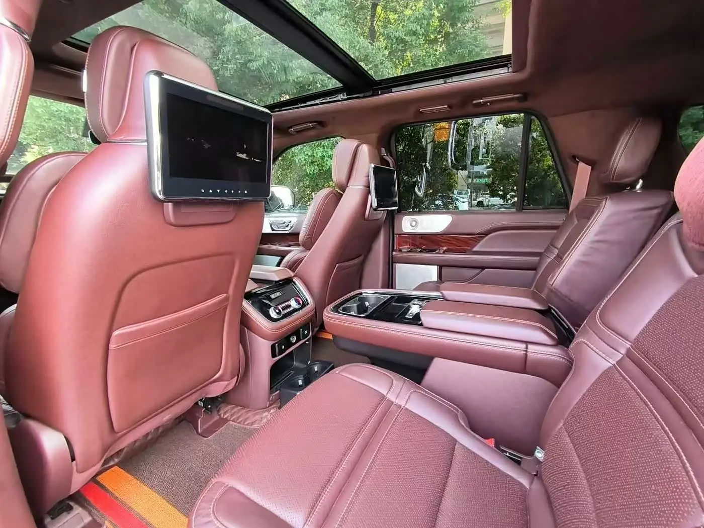 Lincoln Navigator 2021 — Photo 15/20