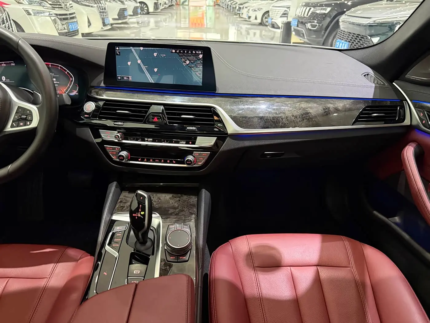 BMW 5 Series 2020 — ფოტო 14/19