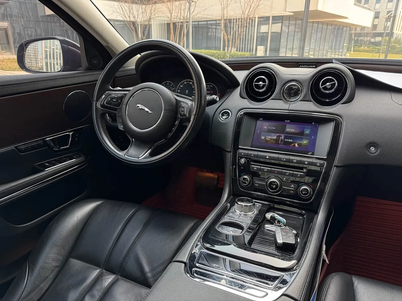 Jaguar XJ 2018 — Şəkil 20/20