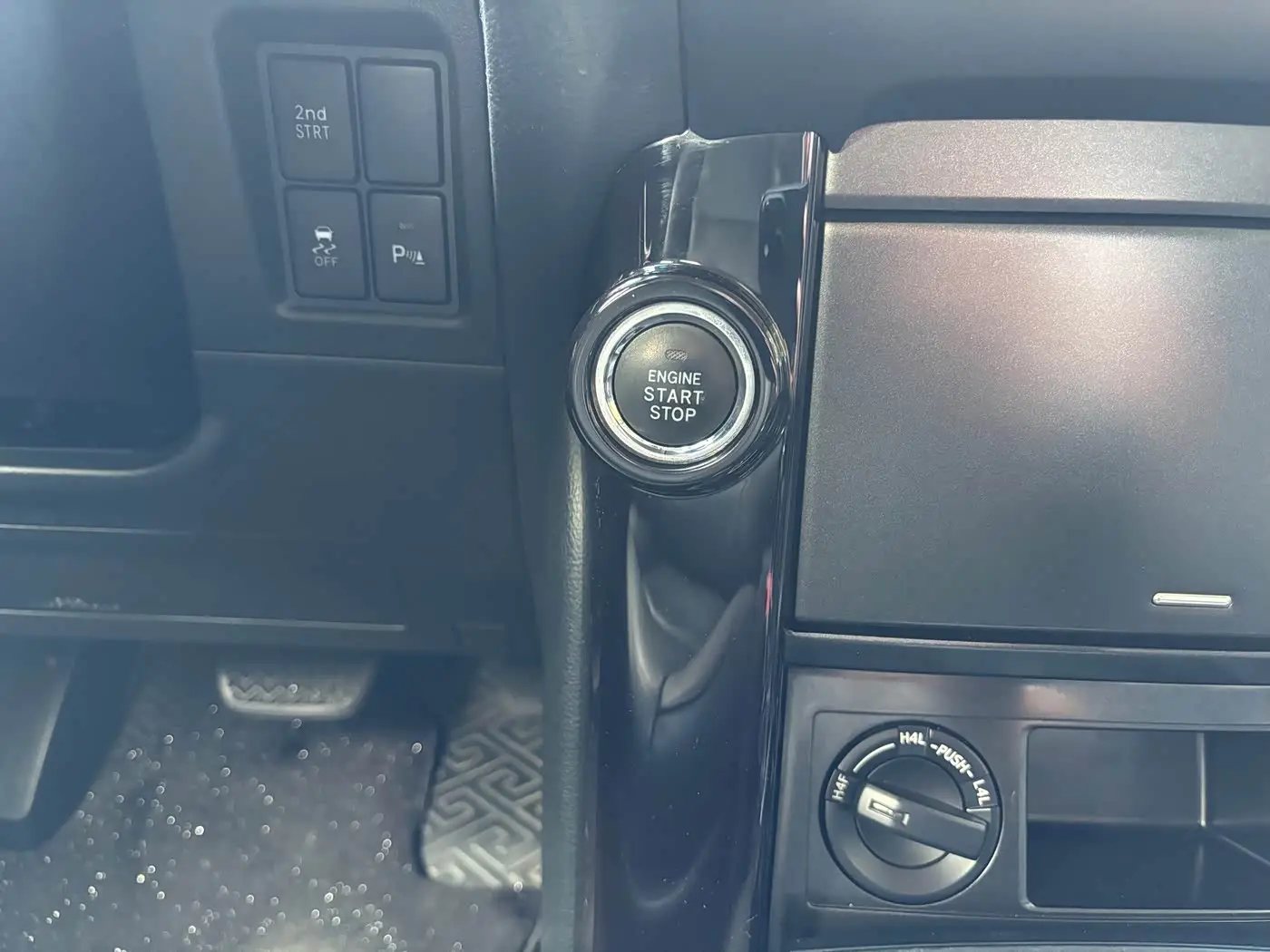 Toyota Prado 2018 — Şəkil 17/18