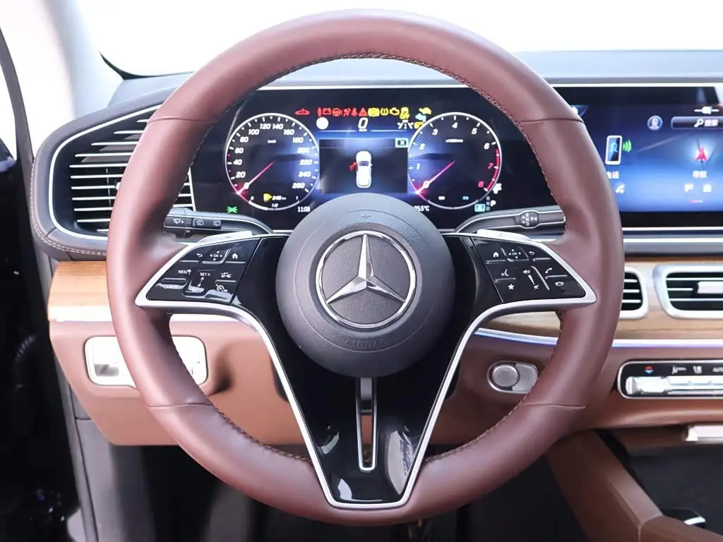 Mercedes-Benz GLE 2025 — Фото 16/20