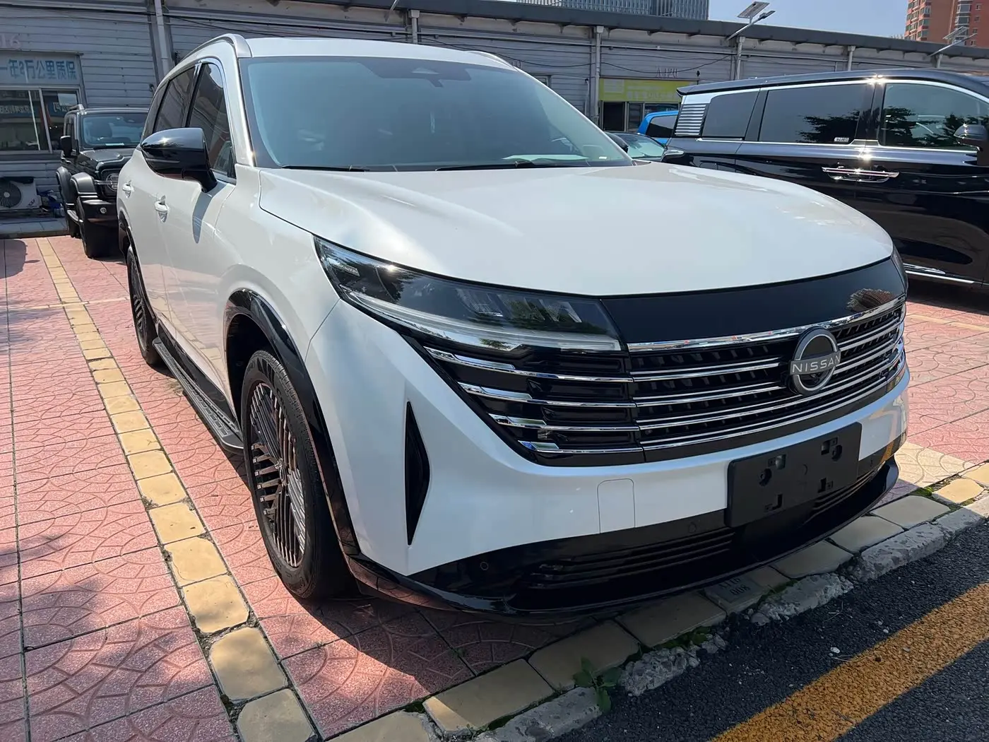 Nissan Terra 2024 — Photo 3/14