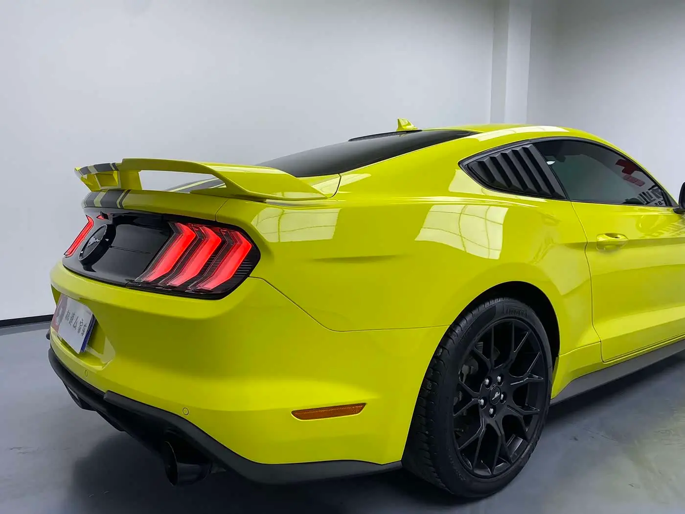 Ford Mustang 2022 — Photo 11/12
