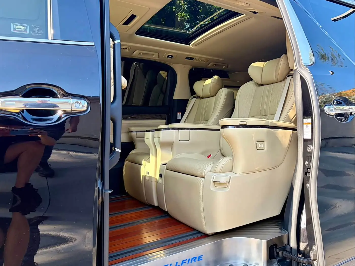 Toyota Vellfire 2020 — Photo 8/14