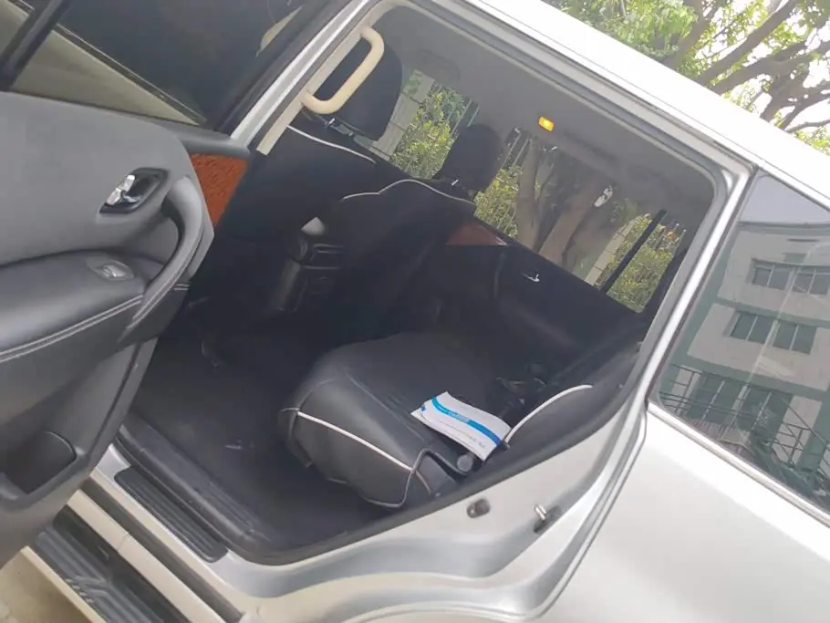 Nissan Patrol 2019 — Photo 11/16