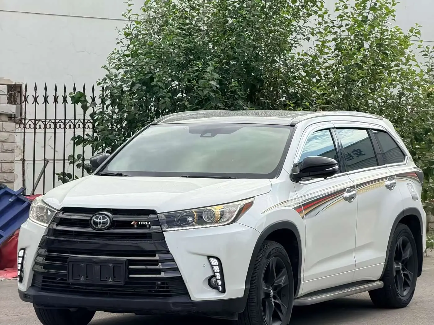 Toyota Highlander 2020 — Фото 1/6