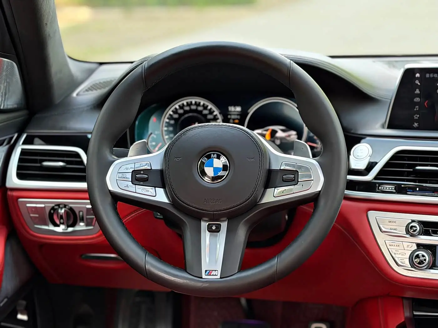 BMW 7 Series 2019 — Photo 10/20