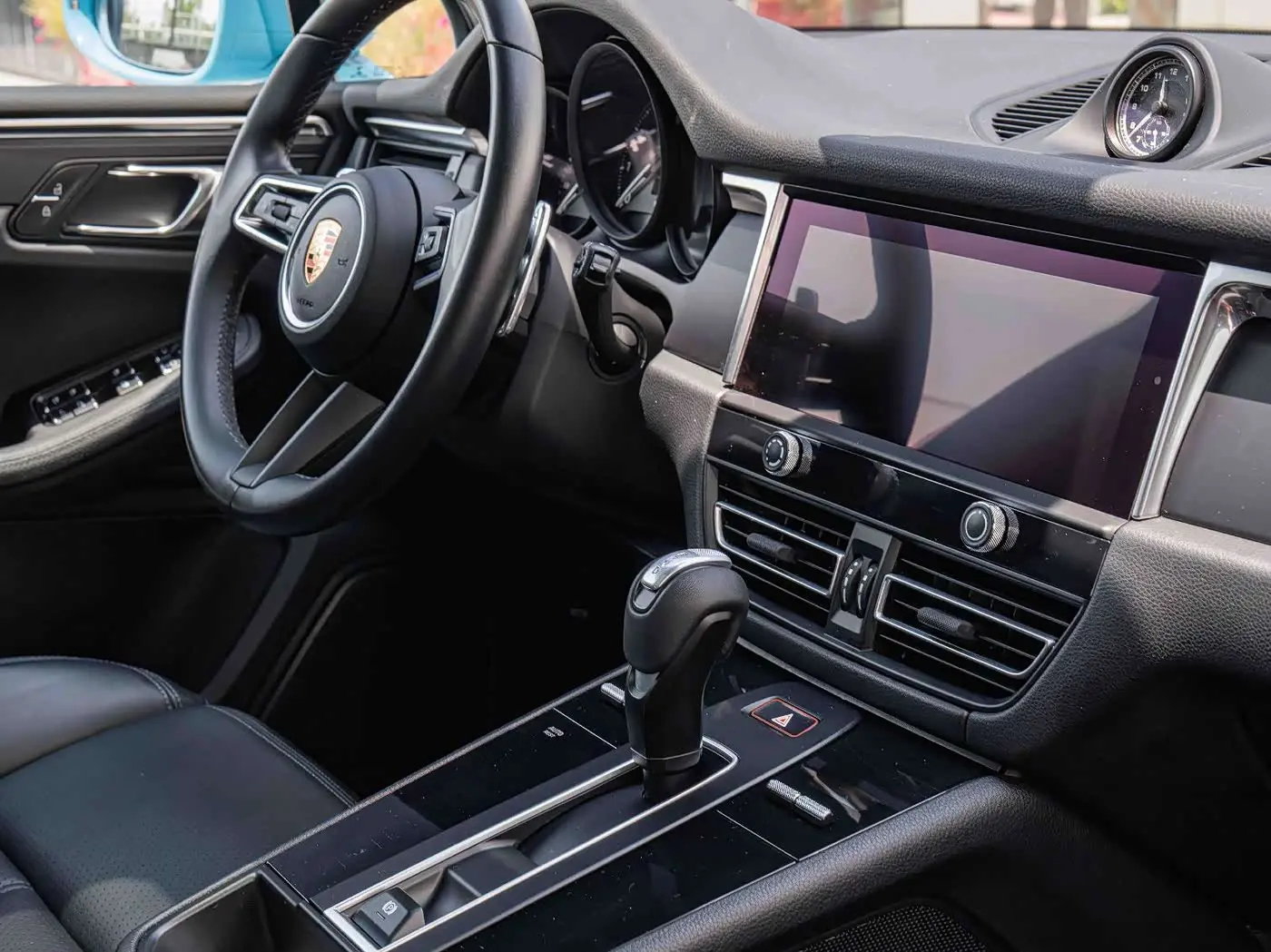 Porsche Macan 2023 — Şəkil 17/19